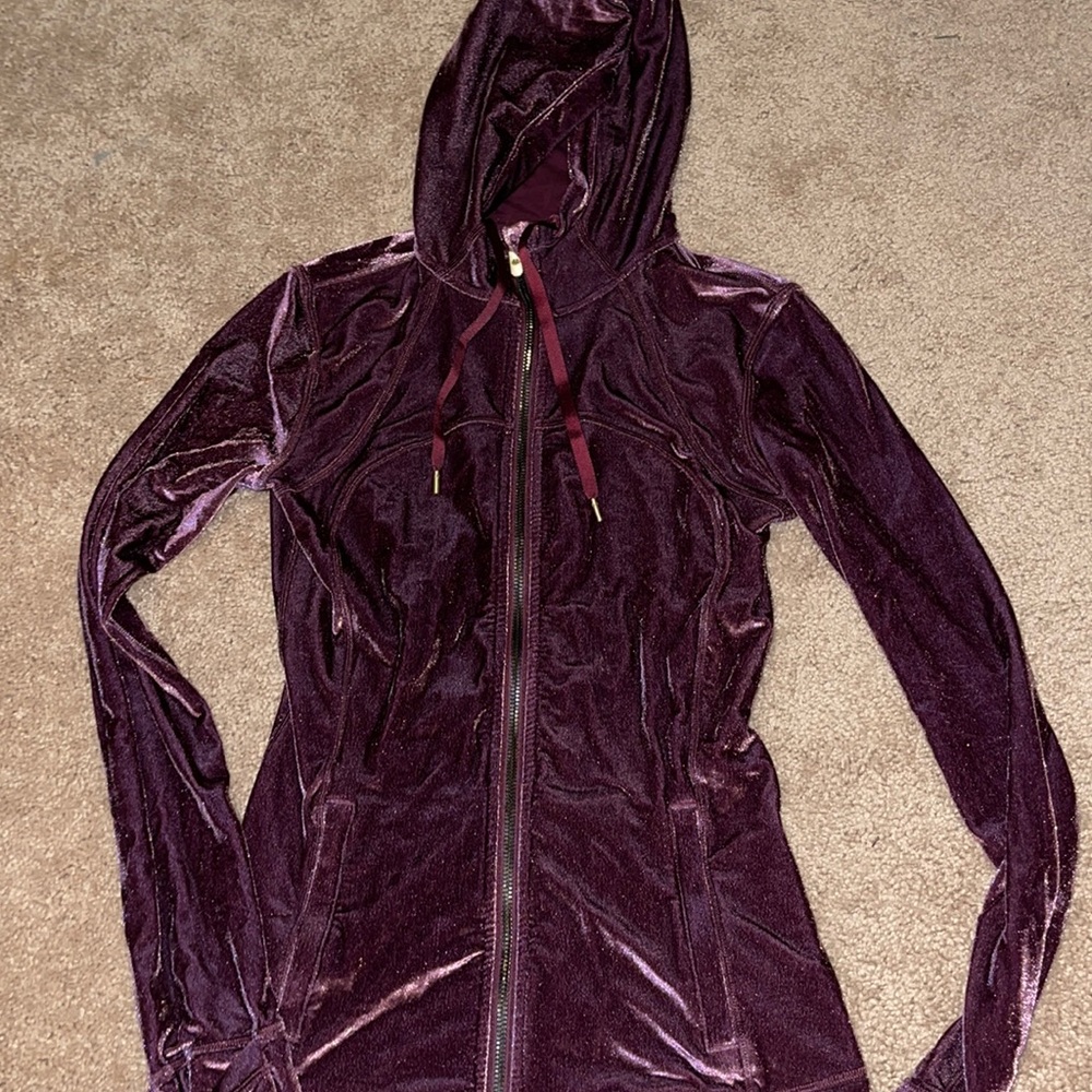Lululemon garnet define hooded jacket *velvet,sold out*